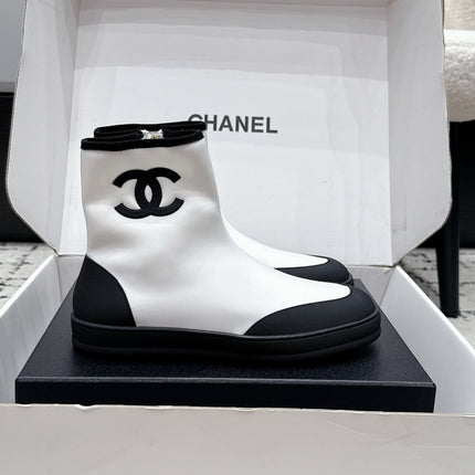 CHANEL 26S ZIPPER BOOTS IN WHITE MIX BLACK FABRIC AND LAMBSKIN