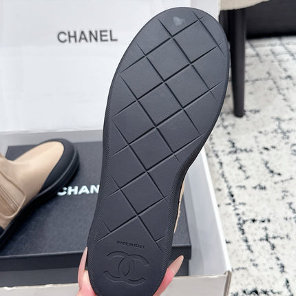 CHANEL 26S ZIPPER BOOTS IN BEIGE MIX BLACK FABRIC AND LAMBSKIN