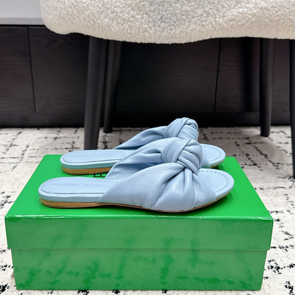 BOTTEGA VENETA 26S TWIST-STRAP SANDALS IN SKY BLUE LAMBSKIN