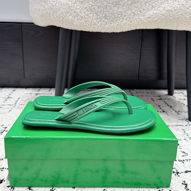 BOTTEGA VENETA 26S THONG SANDALS IN GREEN TPU