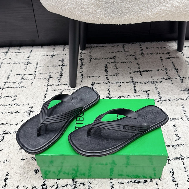 BOTTEGA VENETA 26S THONG SANDALS IN BLACK TPU
