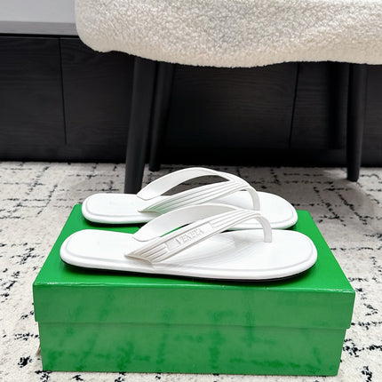 BOTTEGA VENETA 26S THONG SANDALS IN WHITE TPU