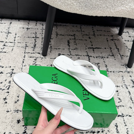 BOTTEGA VENETA 26S THONG SANDALS IN WHITE TPU
