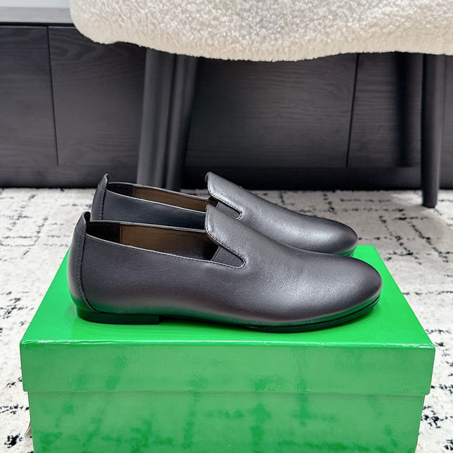 BOTTEGA VENETA 26S FLAT LOAFERS IN BLACK CALFSKIN