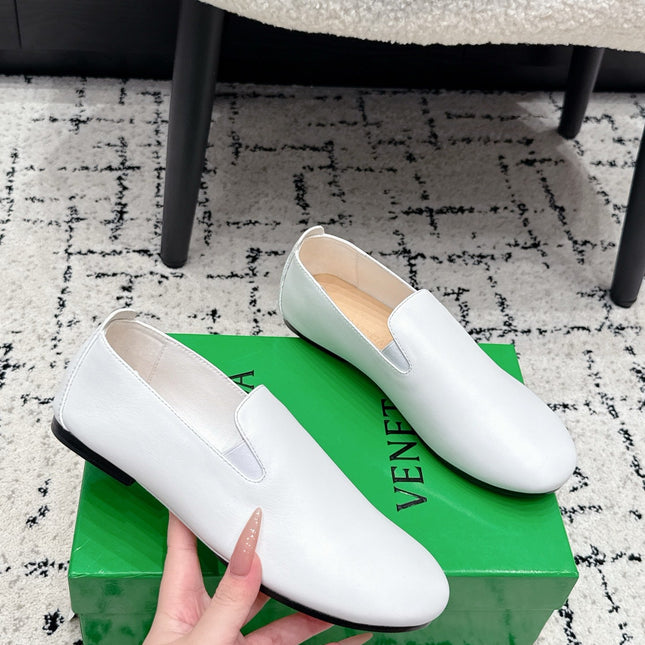 BOTTEGA VENETA 26S FLAT LOAFERS IN WHITE CALFSKIN