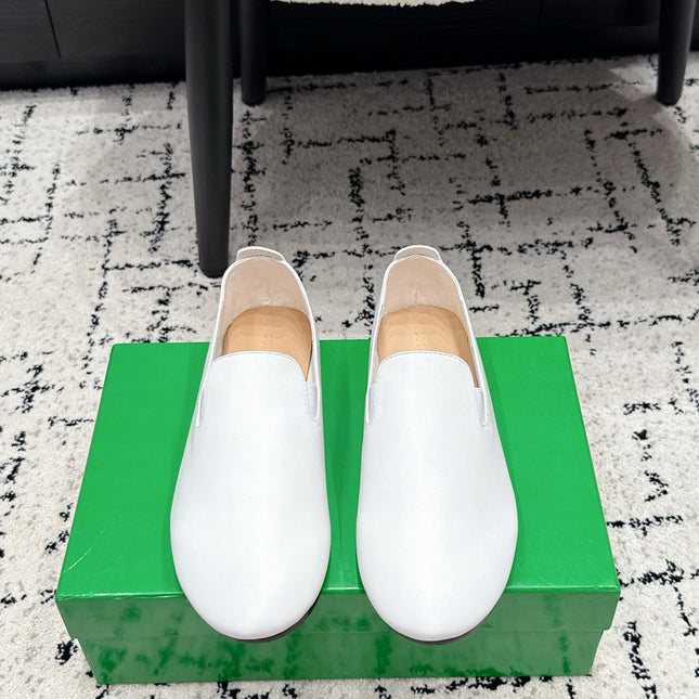 BOTTEGA VENETA 26S FLAT LOAFERS IN WHITE CALFSKIN