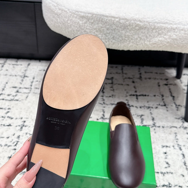 BOTTEGA VENETA 26S FLAT LOAFERS IN DARK BROWN CALFSKIN