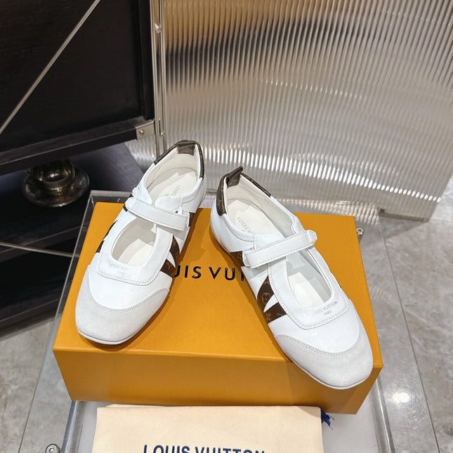 LV 26S SNEAKERINA MARY JANE IN WHITE SUEDE