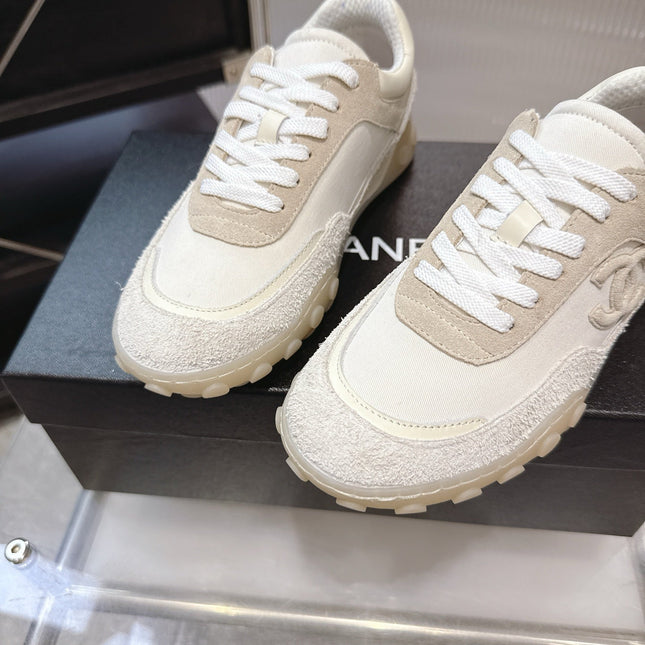 CHANEL 26S LOW TOP SNEAKERS IN BEIGE SUEDE AND WHITE FABRIC WITH RUBBER SOLE