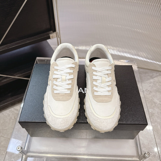 CHANEL 26S LOW TOP SNEAKERS IN BEIGE SUEDE AND WHITE FABRIC WITH RUBBER SOLE