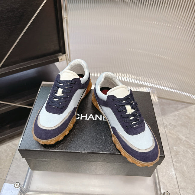 CHANEL 26S LOW TOP SNEAKERS IN NAVY BLUE SUEDE AND WHITE FABRIC WITH RUBBER SOLE