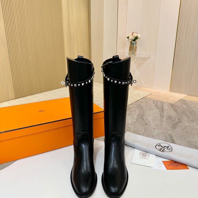 HM 25S KNEE-HIGH FLAT BOOTS IN BLACK LAMBSKIN WITH SILVER HARDWARE