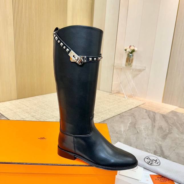 HM 25S KNEE-HIGH FLAT BOOTS IN BLACK LAMBSKIN WITH SILVER HARDWARE