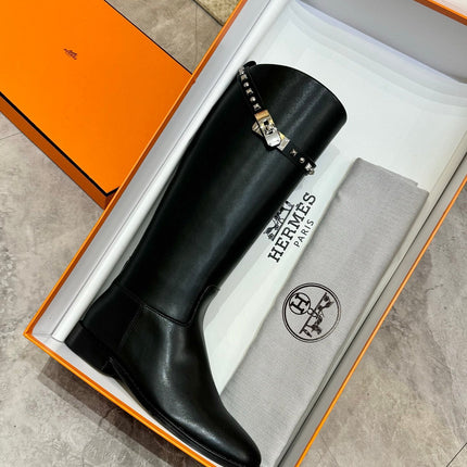 HM 25S KNEE-HIGH FLAT BOOTS IN BLACK LAMBSKIN WITH SILVER HARDWARE