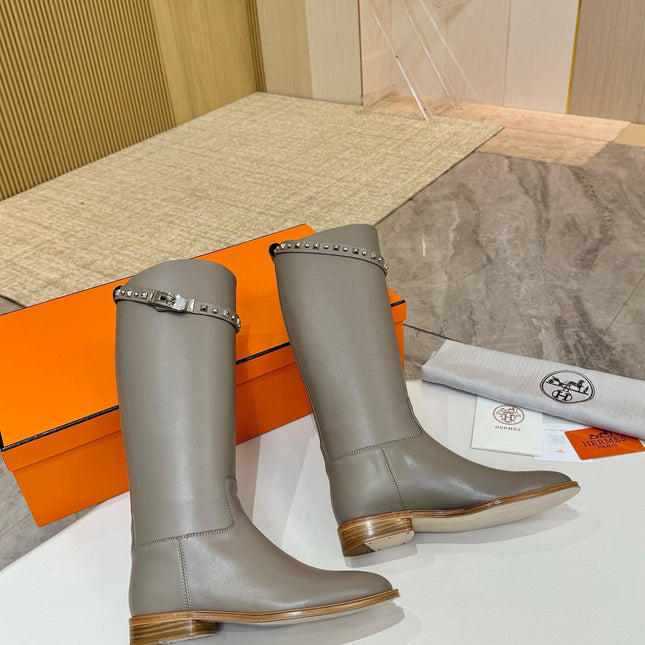HM 25S KNEE-HIGH FLAT BOOTS IN GREY LAMBSKIN WITH SILVER HARDWARE
