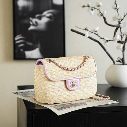 CHANEL 26S CLASSIC FLAP MEDIUM 23 IN NATURAL RAFFIA AND LIGHT PURPLE CALFSKIN GOLD HARDWARE