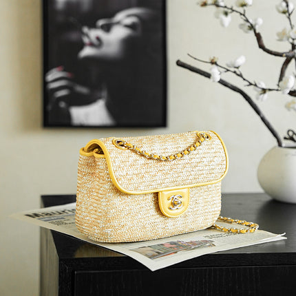 CHANEL 26S CLASSIC FLAP MEDIUM 23 IN NATURAL RAFFIA AND YELLOW CALFSKIN GOLD HARDWARE