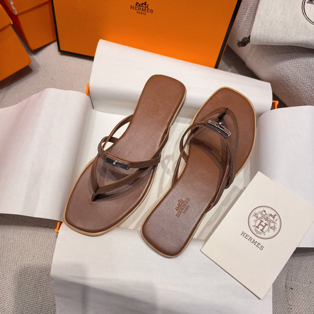 HM 26S KELLY BUCKLE THONG SANDALS IN BROWN CALFSKIN SILVER HARDWARE