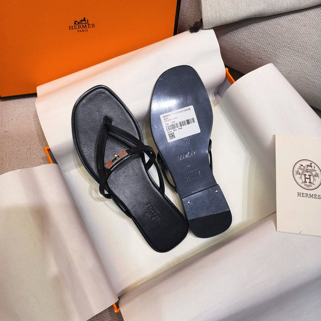 HM 26S KELLY BUCKLE THONG SANDALS IN BLACK CALFSKIN SILVER HARDWARE