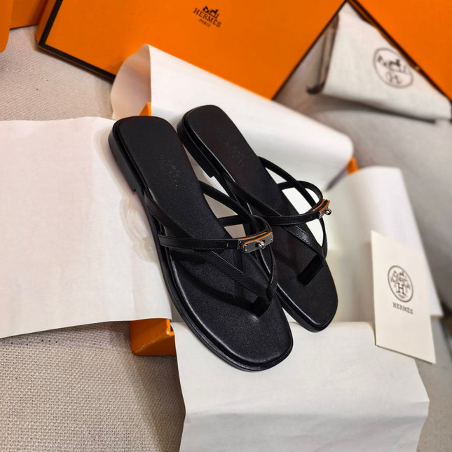 HM 26S KELLY BUCKLE THONG SANDALS IN BLACK CALFSKIN SILVER HARDWARE