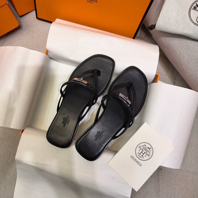 HM 26S KELLY BUCKLE THONG SANDALS IN BLACK CALFSKIN SILVER HARDWARE