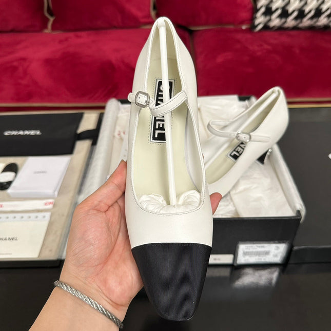 HIGH MARY JANE IN WHITE CALFSKIN AND BLACK SATIN