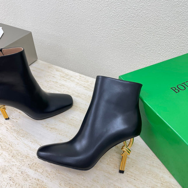 KNOT ANKLE BOOT IN BLACK CALFSKIN WITH GOLD METAL HEEL 9 CM