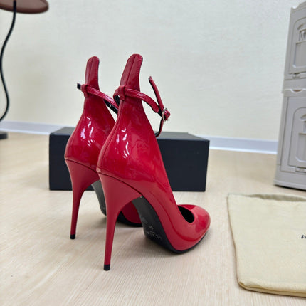 DECOLLETE PUMPS IN CHERRY RED PATENT CALFSKIN