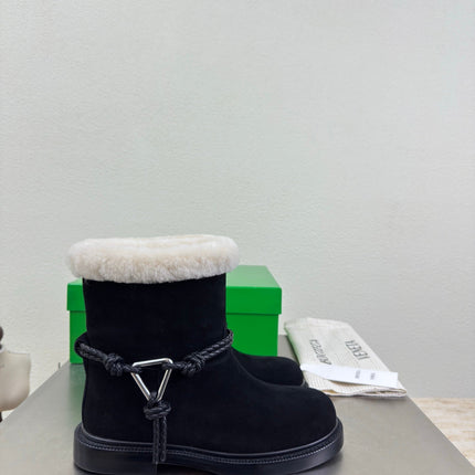 BOTTEGA VENETA 26S FUR-LINED BOOTS IN BLACK SUEDE AND WHITE WOOL
