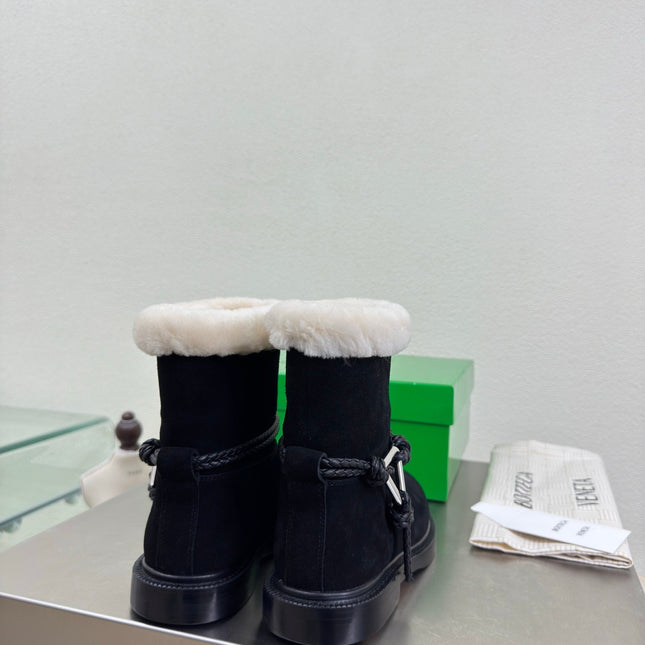 BOTTEGA VENETA 26S FUR-LINED BOOTS IN BLACK SUEDE AND WHITE WOOL
