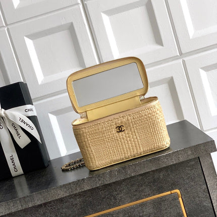 CHANEL 26S VANITY CASE 17 IN BEIGE WOVEN RAFFIA GOLD HARDWARE