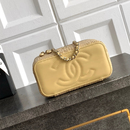 CHANEL 26S VANITY CASE 17 IN BEIGE WOVEN RAFFIA GOLD HARDWARE
