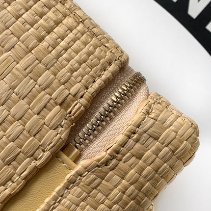 CHANEL 26S COCO CRUSH BAG 17 IN BEIGE RAFFIA AND CALFSKIN GOLD HARDWARE