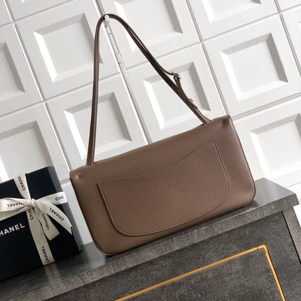 CHANEL 26S SOUPLISSIMO MAXI FLAP MEDIUM 32 IN BROWN GRAINED CALFSKIN SILVER HARDWARE
