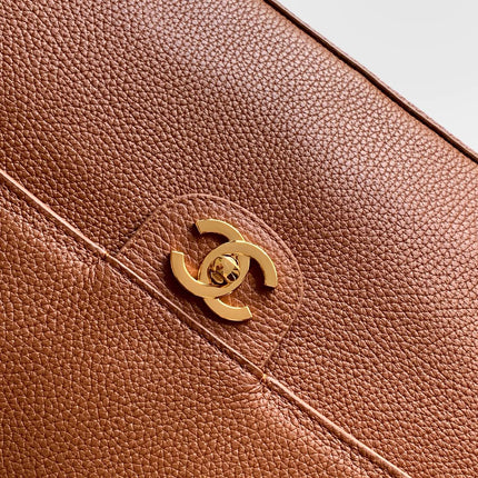 CHANEL 26S SOUPLISSIMO MAXI FLAP 39 IN CARAMEL BROWN GRAINED CALFSKIN GOLD HARDWARE