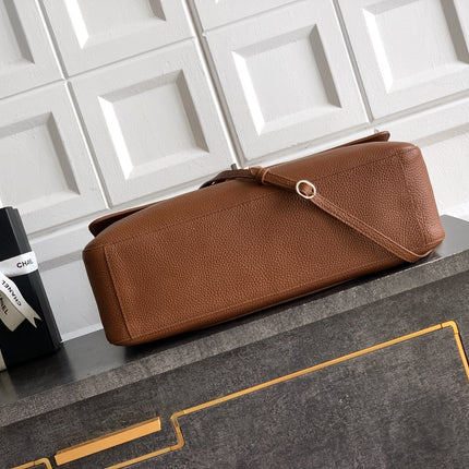CHANEL 26S SOUPLISSIMO MAXI FLAP 39 IN CARAMEL BROWN GRAINED CALFSKIN SILVER HARDWARE