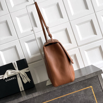 CHANEL 26S SOUPLISSIMO MAXI FLAP 39 IN CARAMEL BROWN GRAINED CALFSKIN SILVER HARDWARE