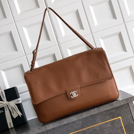 CHANEL 26S SOUPLISSIMO MAXI FLAP 39 IN CARAMEL BROWN GRAINED CALFSKIN SILVER HARDWARE