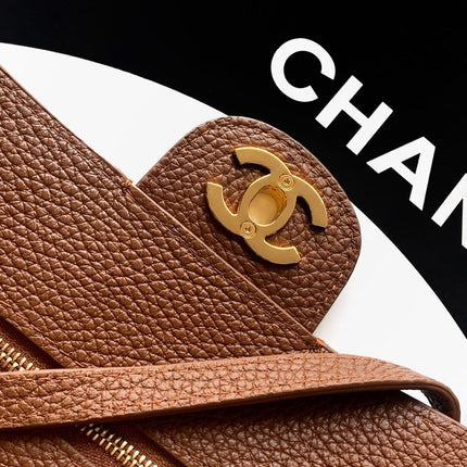 CHANEL 26S SOUPLISSIMO MAXI FLAP MEDIUM 32 IN CARAMEL BROWN GRAINED CALFSKIN GOLD HARDWARE