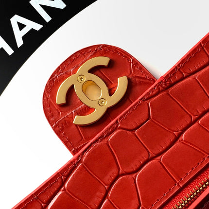 CHANEL 26S SOUPLISSIMO MAXI FLAP MEDIUM 32 IN RED CROCODILE-EMBOSSED CALFSKIN GOLD HARDWARE