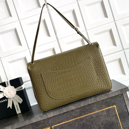 CHANEL 26S SOUPLISSIMO MAXI FLAP 39 IN OLIVE GREEN CROCODILE-EMBOSSED CALFSKIN SILVER HARDWARE