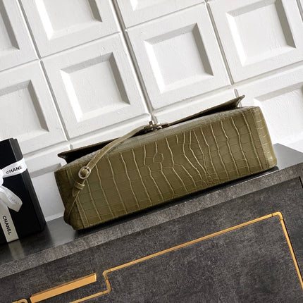 CHANEL 26S SOUPLISSIMO MAXI FLAP 39 IN OLIVE GREEN CROCODILE-EMBOSSED CALFSKIN SILVER HARDWARE