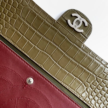 CHANEL 26S SOUPLISSIMO MAXI FLAP 39 IN OLIVE GREEN CROCODILE-EMBOSSED CALFSKIN SILVER HARDWARE