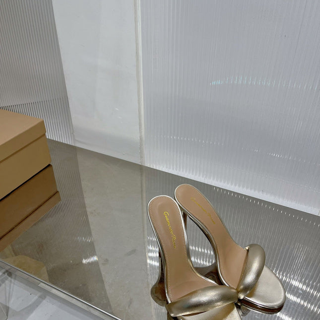 GIANVITO ROSSI 26S PADDED STRAP HIGH-HEEL MULES 105 MM IN GOLD LAMBSKIN