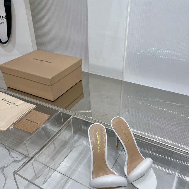 GIANVITO ROSSI 26S PADDED STRAP HIGH-HEEL MULES 105 MM IN WHITE LAMBSKIN