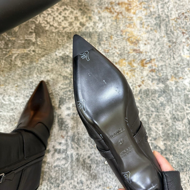 HM 26S POINTED-TOE ANKLE BOOTS 35 MM IN BLACK CALFSKIN