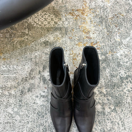 HM 26S POINTED-TOE ANKLE BOOTS 35 MM IN BLACK CALFSKIN