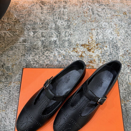 HM 26S PERFORATED BALLET FLATS IN BLACK CALFSKIN