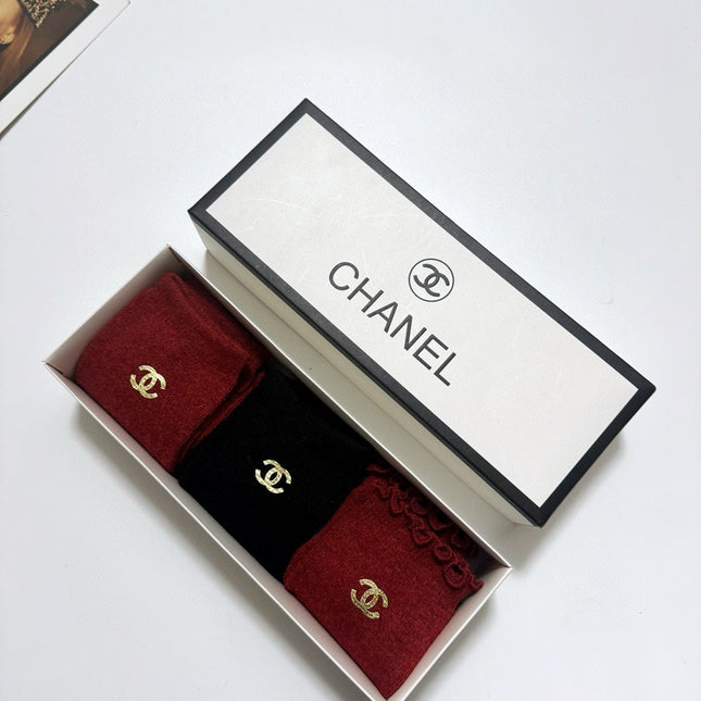 CHANEL 26S CREW SOCKS 407172 (1 BOX)