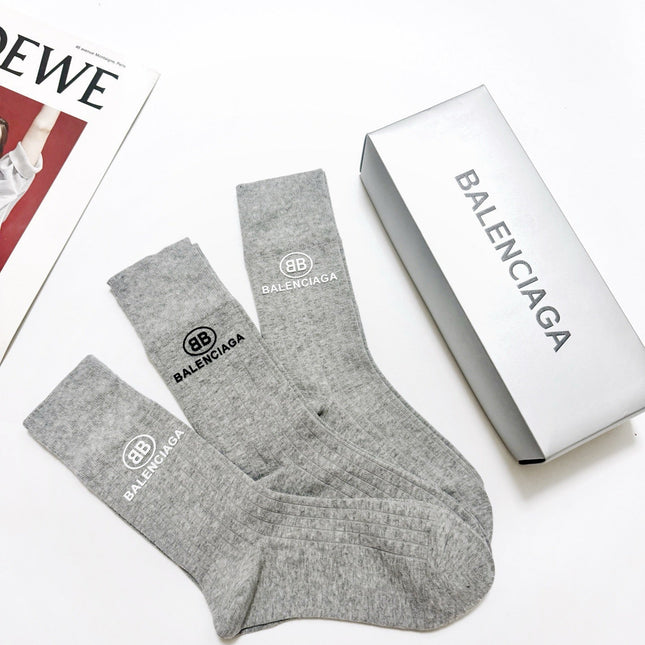 BALENCIAGA 26S CREW SOCKS 407182 (1 BOX)